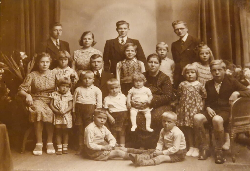 Bestel het boek 1940 0915 25 jaar getrouwd