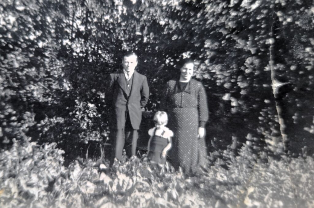 1940 toos met opa en oma